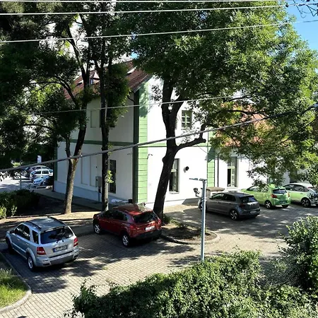 Apartment By The Center Balatonalmadi