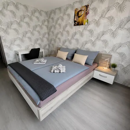 By The Center Apartment Balatonalmadi
