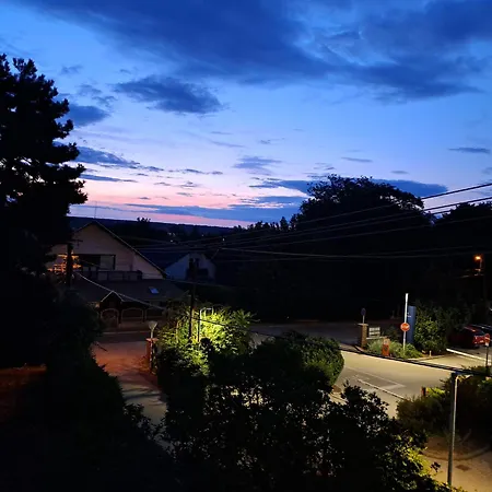 By The Center Apartment *