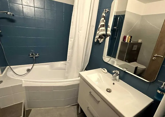 By The Center 아파트 발라톤알마디